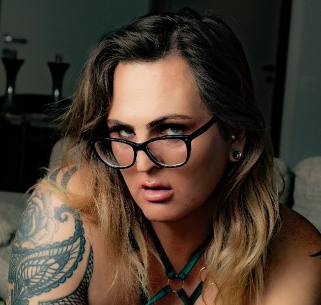 Lene Love naked model image