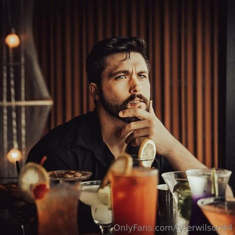 Tyler Wilson star hot photo
