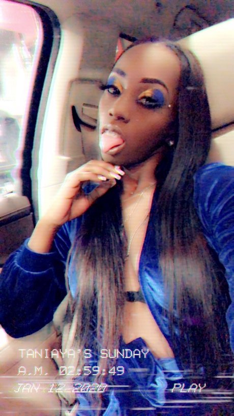 sweet pea exclusive model images