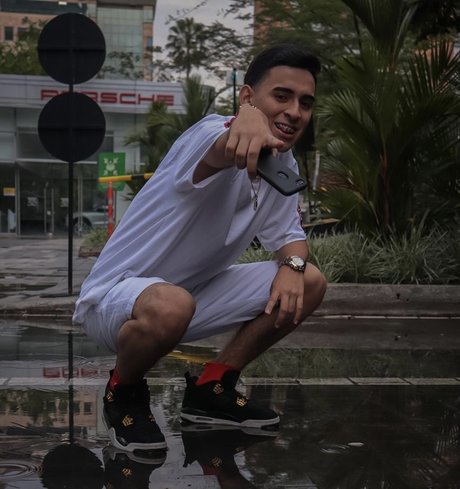 Onedy backstage naked model images