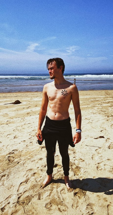 Kurt Atlas naked model pictures