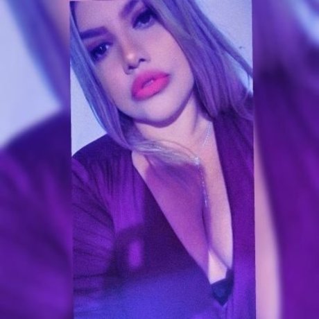 Pao Tello model pretty pic