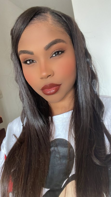 Laura hernandez star pretty gallery