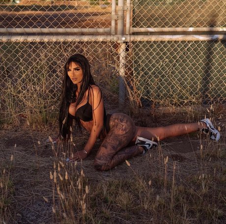 Montana Daniel exclusive pornstar image