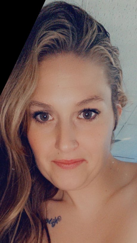 BreAnn star naked photos