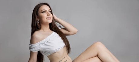 Nadia L pornstar nice photo