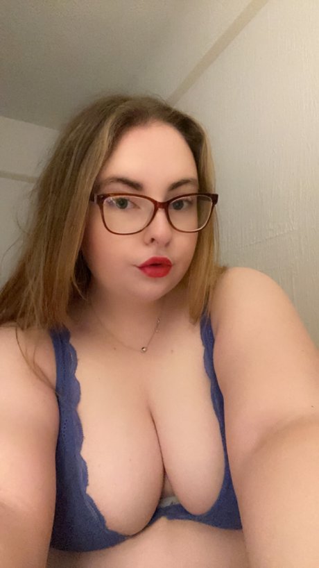 Flossy star erotic picture