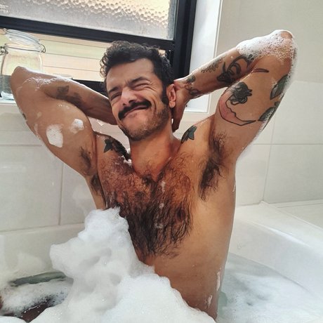 Ollie Kelev hd actress img