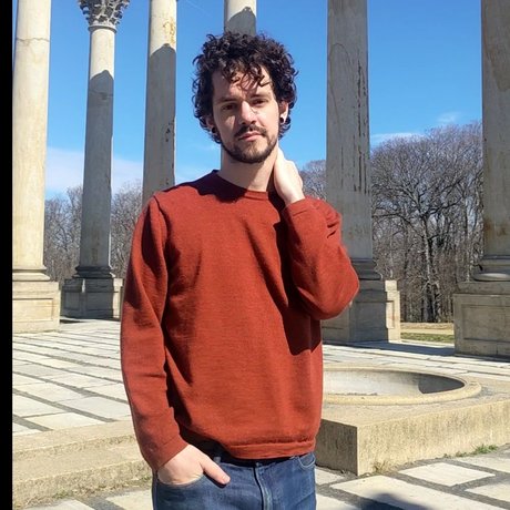 Finley Red pretty model image