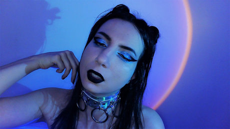 Miss Moon model pretty img