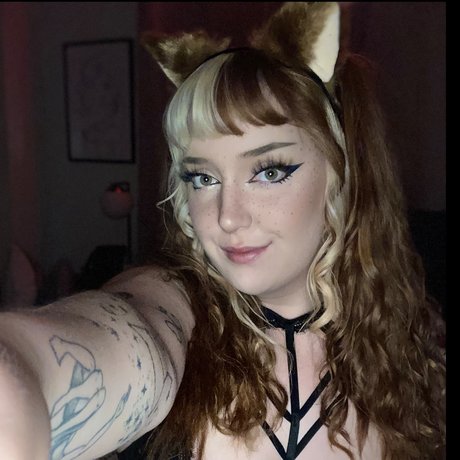 Luna Lanaux erotic actress gallery