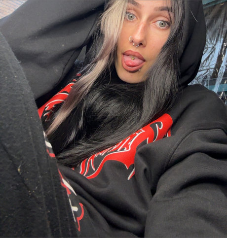 Harleen free model pictures