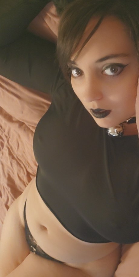 Fluff Off art actress picture