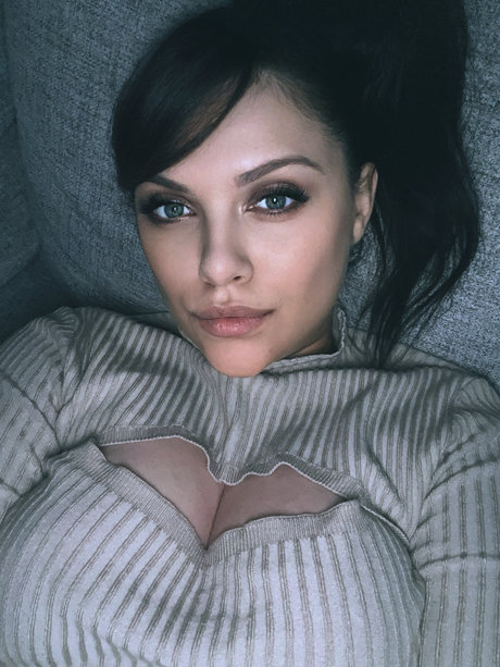 Goddess Bee pornographic star gallery