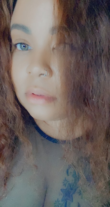 Caramelita the Tourista nice model pic