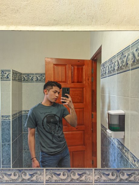 Manuel38_ erotic actress picture