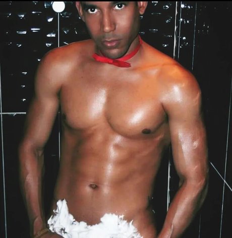 Amoremorenito naked star img