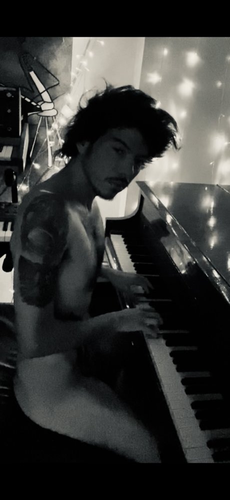 Onlypiano star pornographic photos