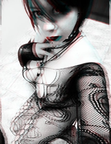 Samara Cobain free star photo