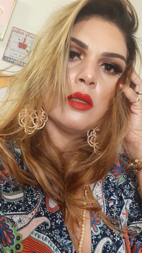 Aline Bertuci sex model images