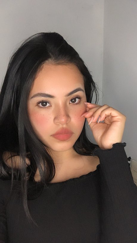 Heidi Gonzalez hd star pictures