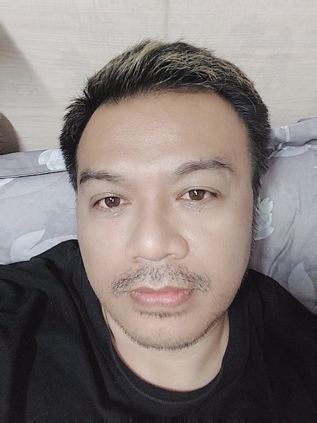 Gunz model pornographic image