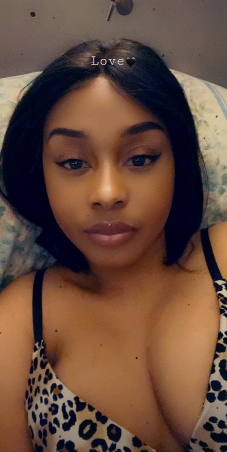 Red Bandit model sexy pic