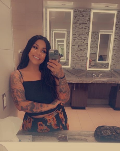 D Dee pornstar top picture