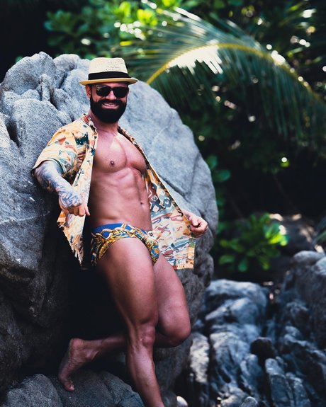 Xtream Leonard pornstar hot photos