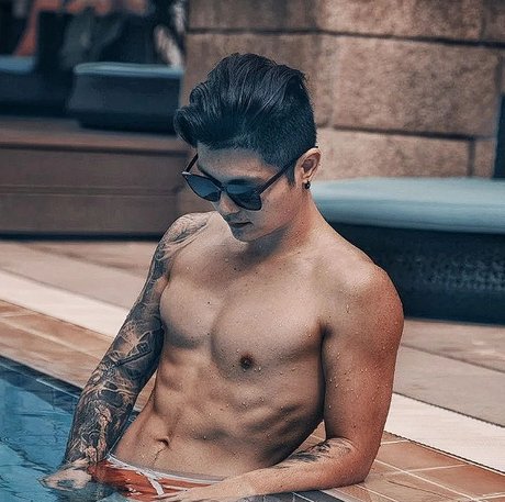 KFC_ model nude photo