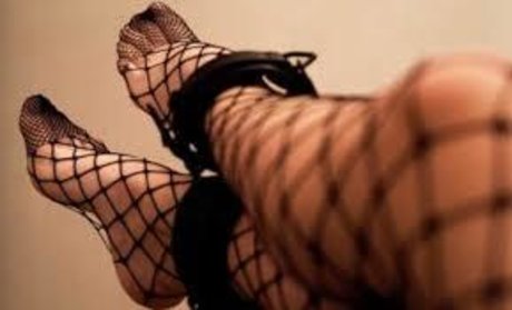 Masked Madam sexy pornstar img