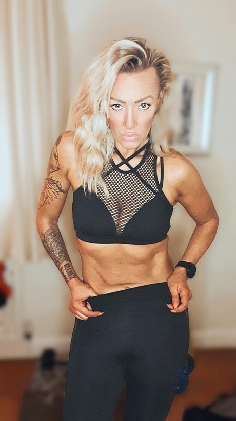 Charlie D nude actress pictures