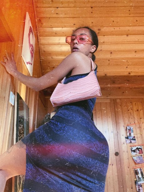 WXW pretty model picture