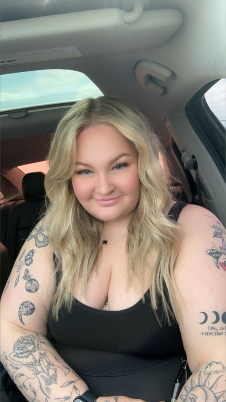 HotHoneyBunz hot pornstar photos