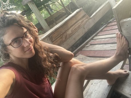 Queen Elizabeth pornographic actress photos