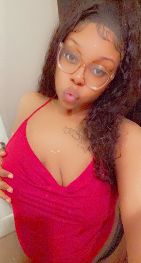 Fii Chii pretty pornstar pic