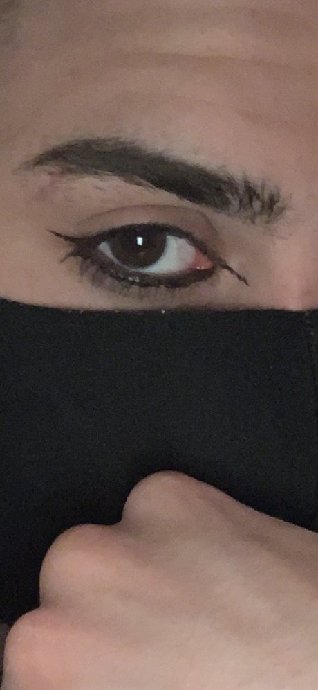 Half Dead free model photos