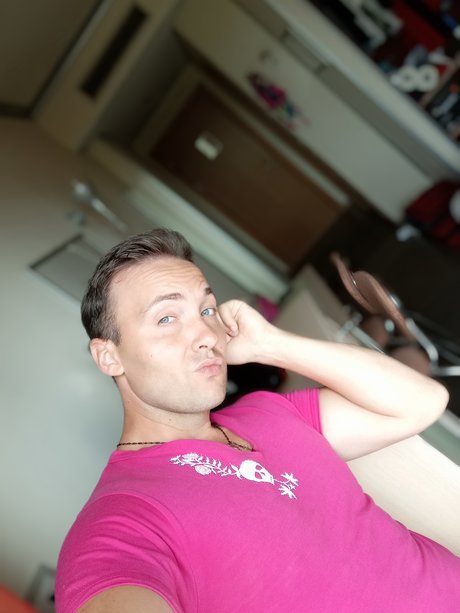 Fabio Leone pornstar nude photo