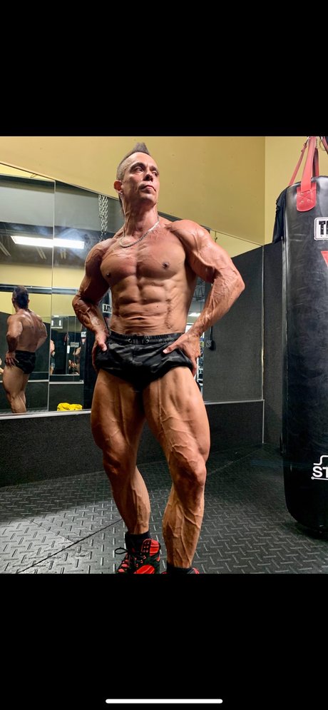 Fernando TheKing adult model img