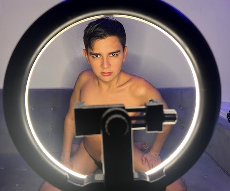 Mateo Twin beautiful actress img