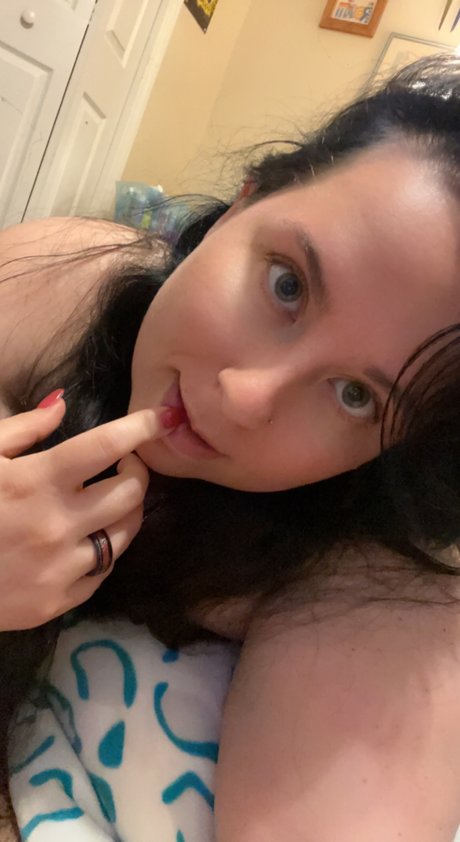 Kitty White model beautiful img