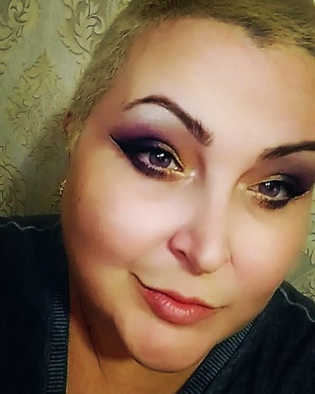 Bbwcutie erotic model image