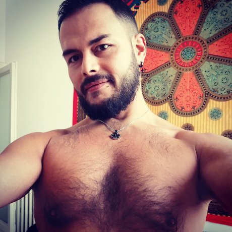 Penatren86 nudes model image