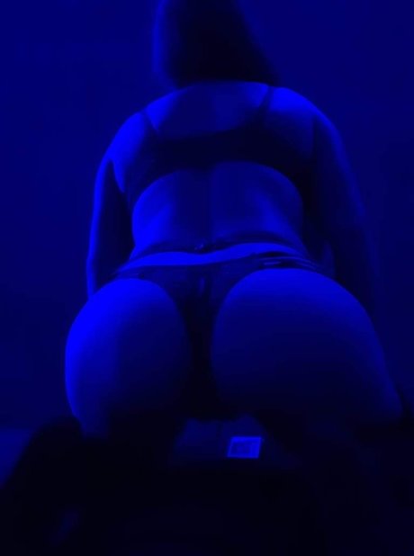 Hanna la peque a star art photos