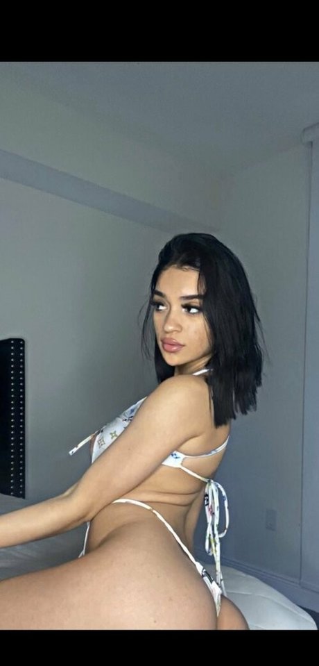 lilbabyalison model nude images