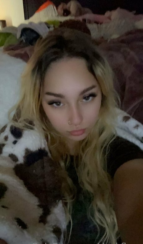 desi flora nude model galleries