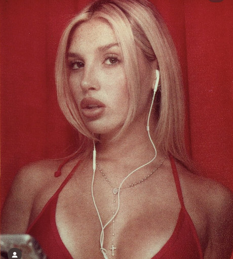 Gigigracee1 sex actress photos