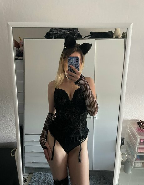 lilbloomix sexy model pictures