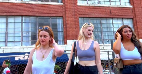 Candid Bralessday porn actress photos