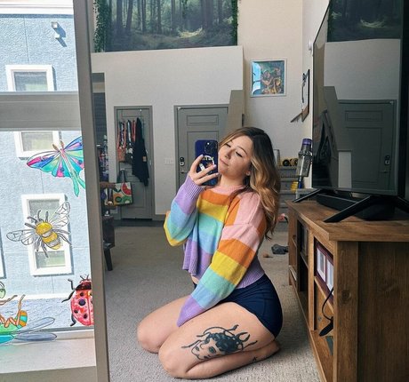 Fooya nude star photos